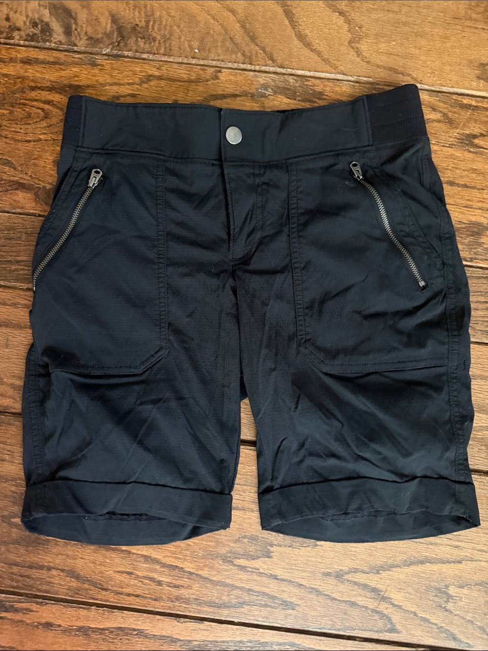 Athleta Women's size 4 Zip-Pocket black Performance hiking Shorts